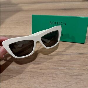 Bottega Veneta BV1121S Cat Eye Sunglasses w/ Certificate of Authenticity